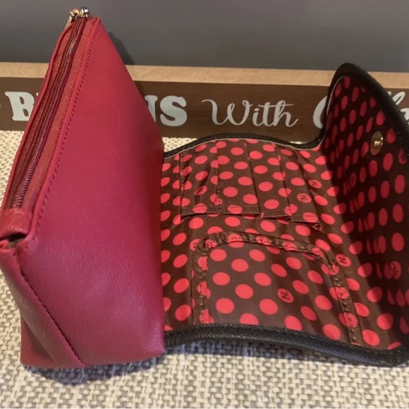 Nicole Lee cosmetic bag - Picture 3 of 5